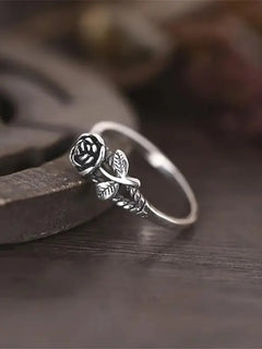 "Women's Vintage Rose Design Promise Ring - Elegant Everyday Jewelry and Ideal Birthday Gift"