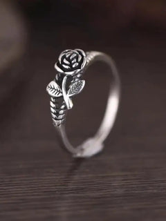 "Women's Vintage Rose Design Promise Ring - Elegant Everyday Jewelry and Ideal Birthday Gift"